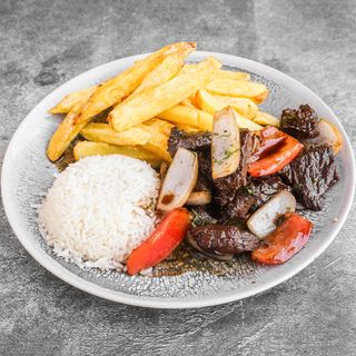 Lomo saltado