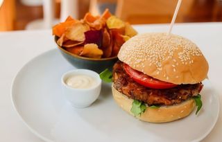 Hambúrguer de Feijão Vermelho e Coentros