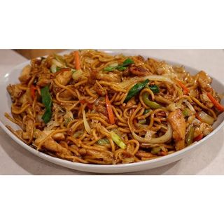 Special chow main rice noodles (beef, chicken)