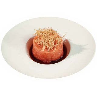42. Tartar de salmón