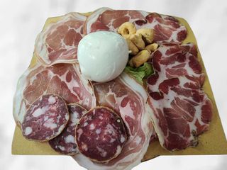 Affettato misto con salumi e bufala DOP