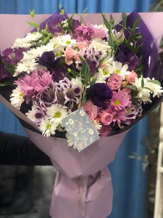 9.ვარდისფერი და იასანმნისფერის  შერეული თაიგული