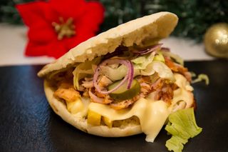 Cheesy doner pită, de pui
