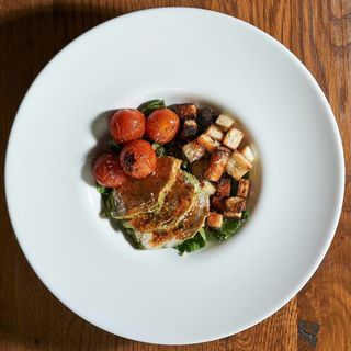 Sałatka z kurczakiem i pomidorkami Cherry