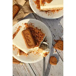Lotus Milk Cake