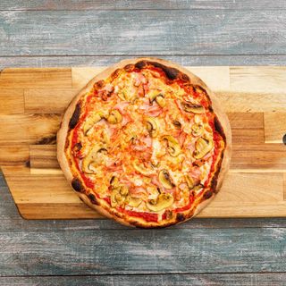 Pizza prosciutto e funghi