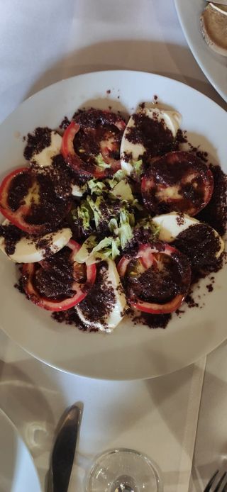 Салат Капрезе (350г)