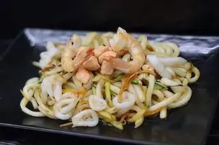 Spaghetti Udon con Frutti di Mare