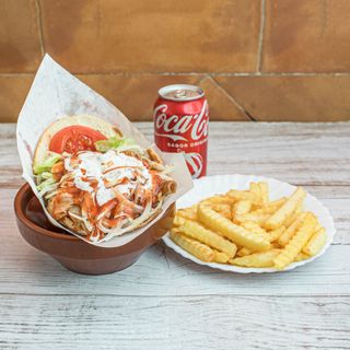 Doner kebab con patatas dentro + patatas + bebida