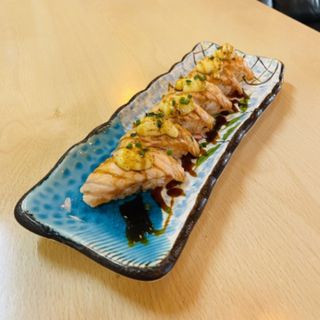 Cajita de salmón cheese flameado (6 pzs.)