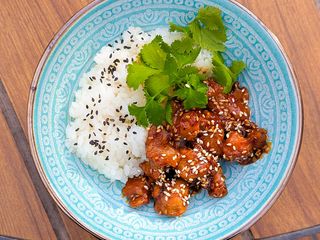 Курка в кисло-солодкому соусі з рисом (270g)