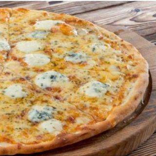 Pizza  4 queijos 