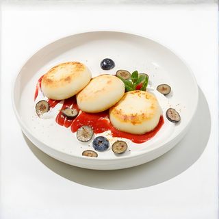 papanaşi cu smântână şi gem