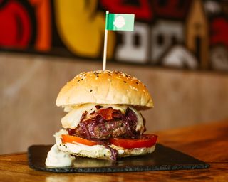 Hambúrguer Salgadeiras