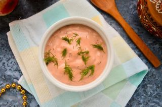 Ketchup si sos de maioneza