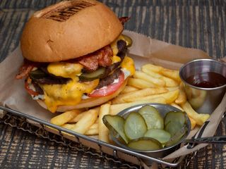 Mega Mass Бургер (715g)