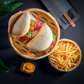 2 szt. Bao z Korean Fried Chicken + frytki