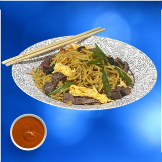 CHOW MEIN DE OVOS COM VACA(CARNE)