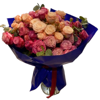 Bukiet gałązkowych róż <<M<<