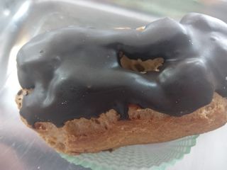 Bignè con crema al cioccolato