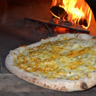 OFERTA 2 pizza quatro formagi 32 cm 