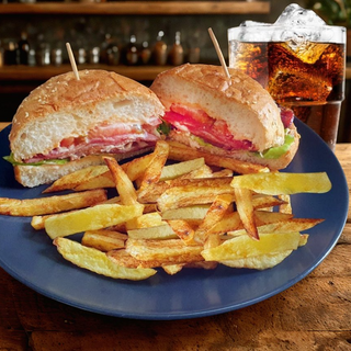 Meniu Est Est Est + Coca-Cola 330ml