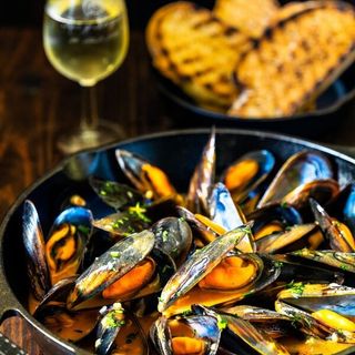 Mejillones Picantes A La Marinera