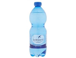 Acqua leggermente frizzante 50 cl