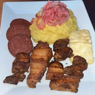 Mangu con chicharron