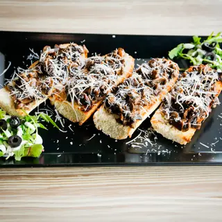 Bruschete cu ciuperci și parmesan
