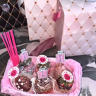 Caja Fresas decoradas con chocolate 