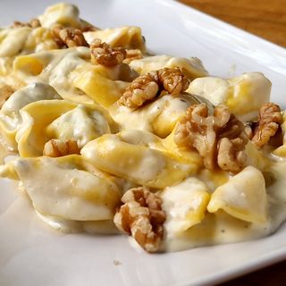 Tortelli Ricota Y Espinaca Gorgonzola Noci E Miele