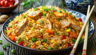 Ryż smażony z kurczakiem I warzywami 120g/450g