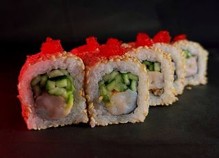 Каліфорнія з тигровою креветкою