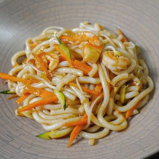 udon con frutti di mare