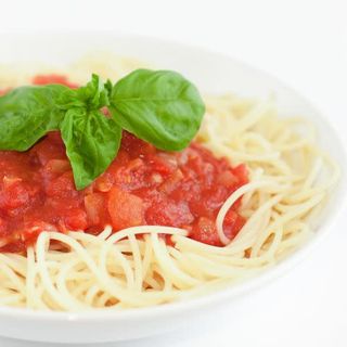 Spaguettis Con Salsa Napolitana