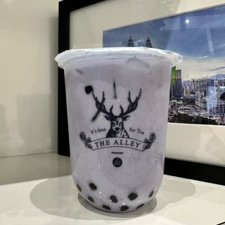 Taro milk tea with tapioca