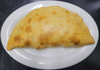 Calzone 4 Quesos