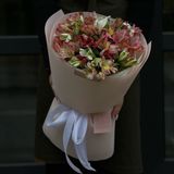 15 альстромерій в упакуванні