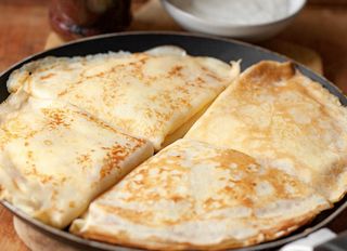 Naleśniki z serem lub powidłami