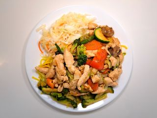 Makaron jajeczny z kurczakiem