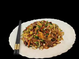 1.7 Pržene pirinčane noodle sa govedinom