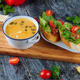 Тыквенный суп с креветками