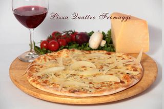 Pizza Quattro Formaggi﻿