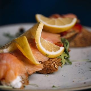 Bruschette sa lososom 400 gr