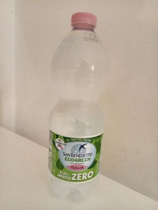140. Acqua naturale e addizionata 50 cl