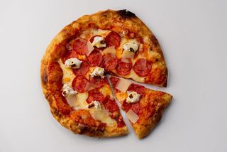 Пица Люто и Сладко