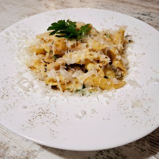 Makaron Penne z kurczakiem i podgrzybkiem