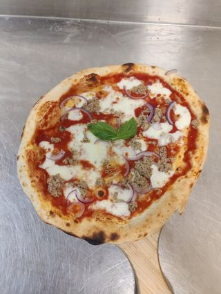 Pizza tonno e cipolla