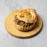 Cepkana juneća rebra u lepinji sa kajmakom